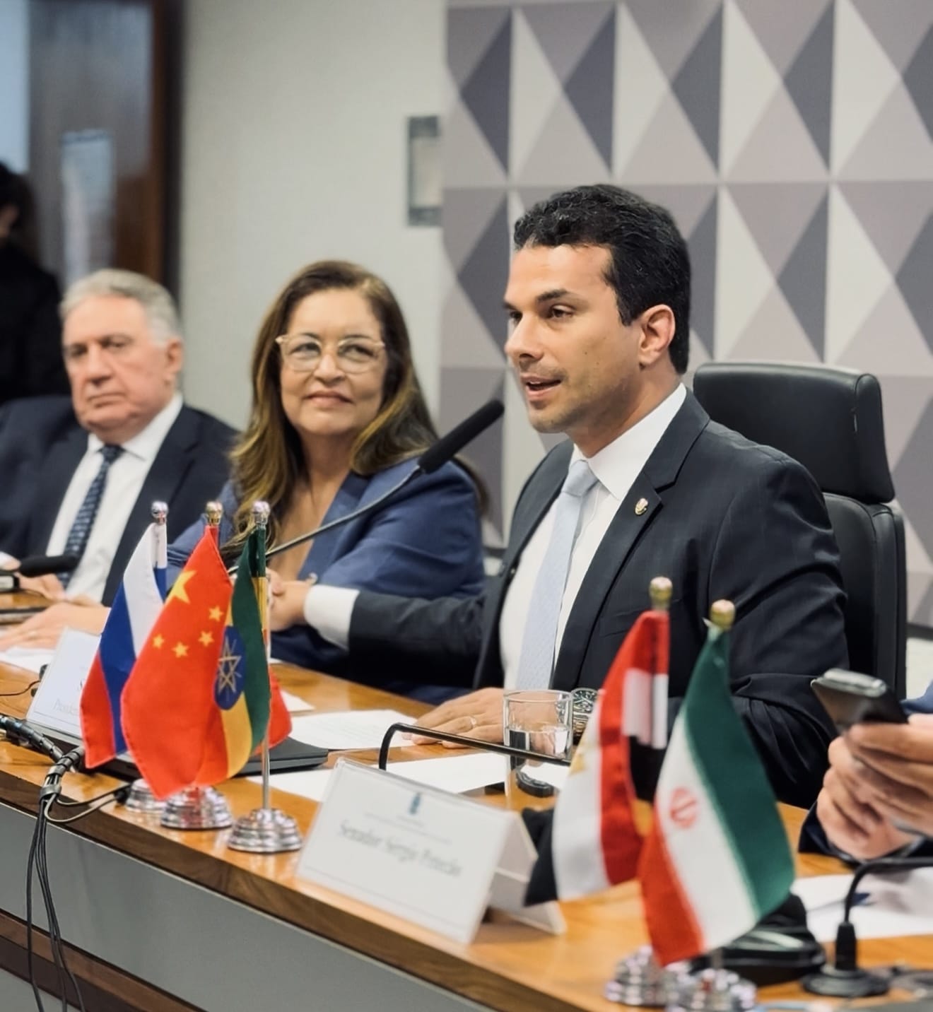 Senador Irajá vai em missão à Rússia para acompanhar estudos de vacina contra o câncer