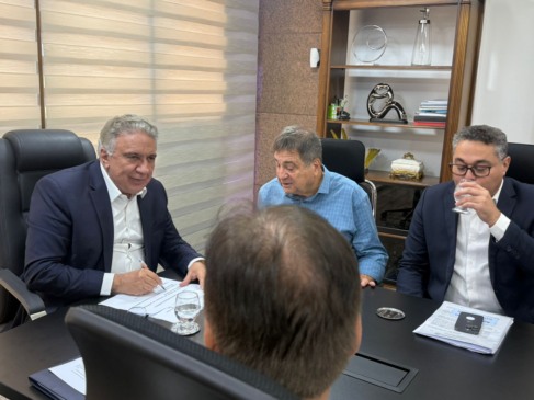 Laurez dá 120 dias para regularizar mais de 4,6 mil processos no Naturatins: “até fevereiro quero tudo em dia”; Mais de 20 analistas serão contratados