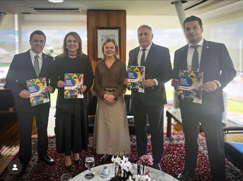 Em meio a bastidores, Laurez cumpre agenda ao lado de Kátia e Irajá em Brasília Em meio a bastidores, Laurez cumpre agenda ao lado de Kátia e Irajá em Brasília