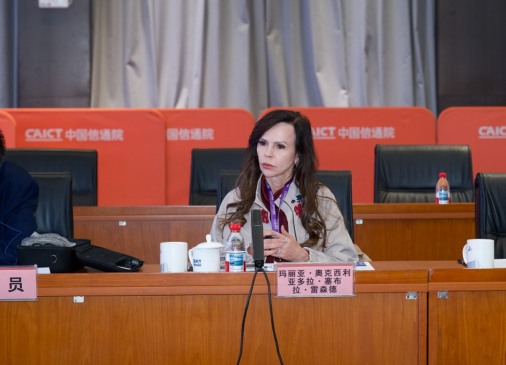 Senadora Professora Dorinha