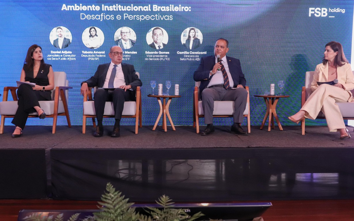 Vice-presidente do Senado, Eduardo Gomes participa de debate sobre desafios institucionais e tecnológicos no Brasil ao lado de Gilmar Mendes e Tabata Amaral Vice-presidente do Senado, Eduardo Gomes participa de debate sobre desafios institucionais e tecnológicos no Brasil ao lado de Gilmar Mendes e Tabata Amaral