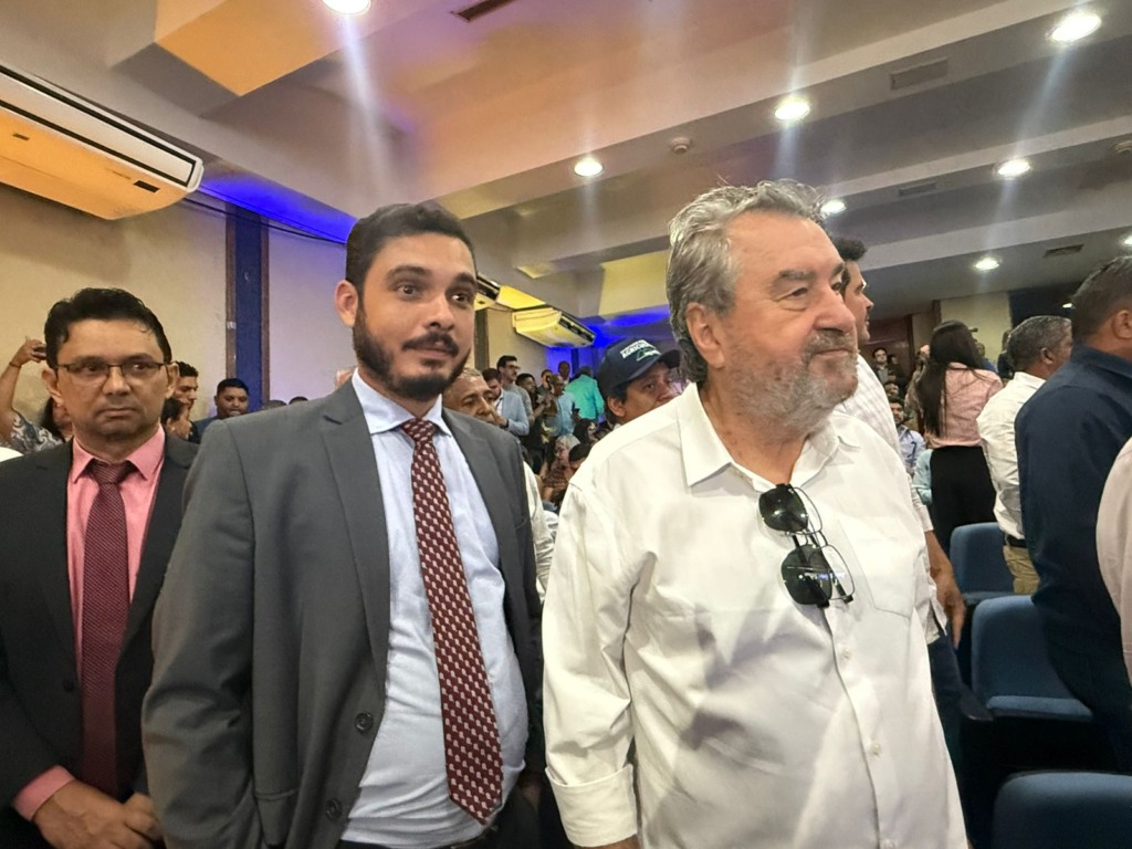 Pré-candidato a federal, presença de Célio Moura no Palácio gera reações e menções