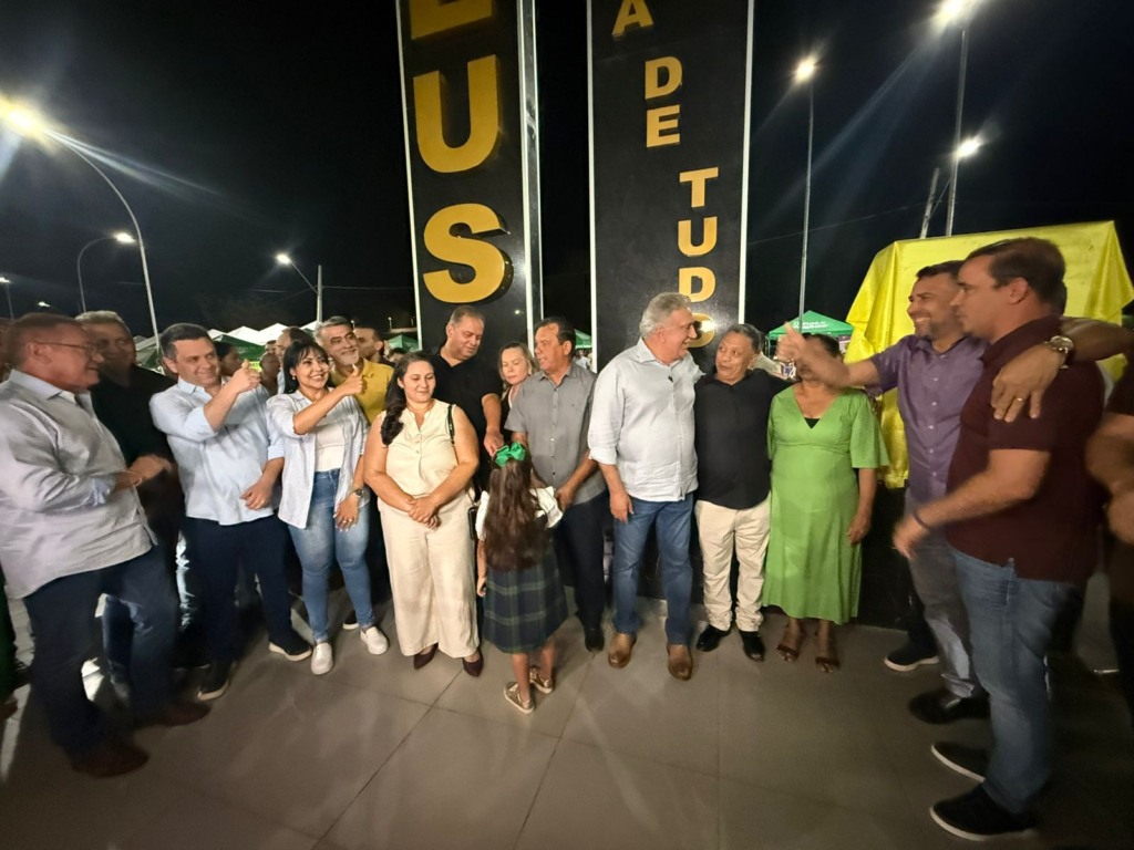 Em Tocantinópolis, Laurez acena com elogios e afagos políticos em palanque diverso e propõe a prefeitos fazer gestão em parceria