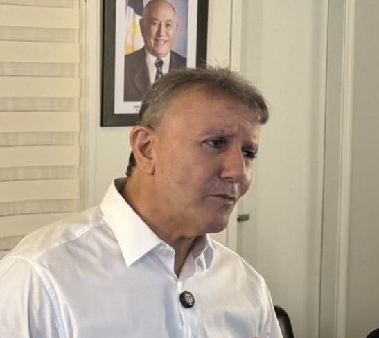 Eduardo Siqueira minimiza críticas de Cinthia: “Cada um é livre para dizer o que quiser, aprendi com minha mãe a não devolver ofensa”