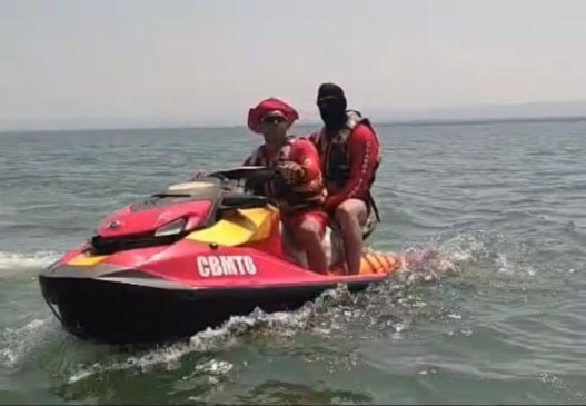 Bombeiros fazem buscas por homem no Lago de Palmas — Foto: Divulgação/Bombeiros