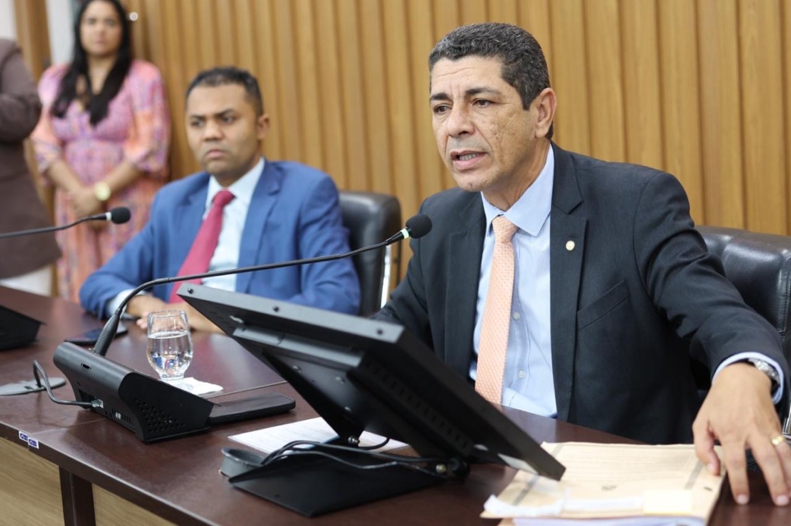 PCCR da Educação é aprovado na CCJ com várias emendas; Valdemar Júnior: “estamos cumprindo a nossa palavra” PCCR da Educação é aprovado na CCJ com várias emendas; Valdemar Júnior: “estamos cumprindo a nossa palavra”