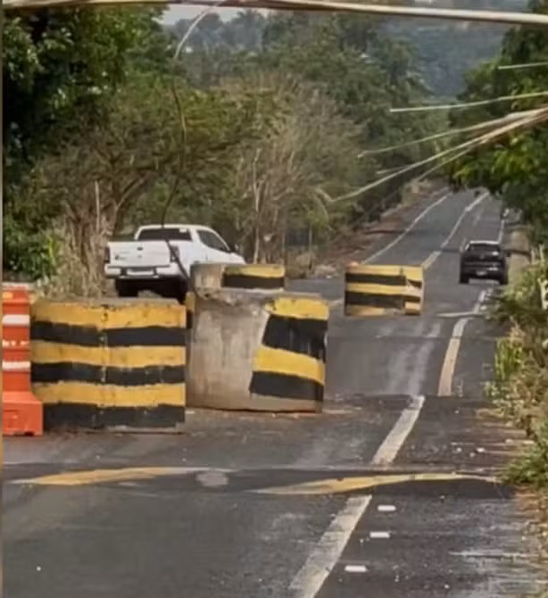 Parte central da ponte está afundando, segundo vereador — Foto: Elias Júnior/Divulgação Parte central da ponte está afundando, segundo vereador — Foto: Elias Júnior/Divulgação