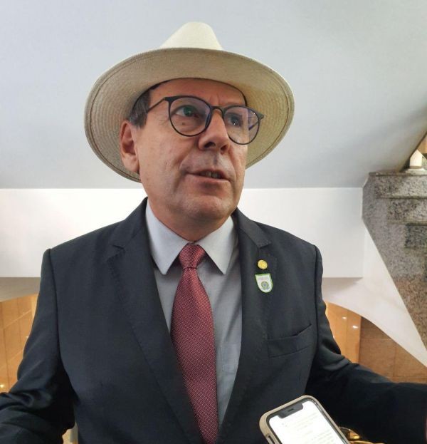 1º Escalão de Laurez: Dimas passa a responder também pela pasta das Cidades 