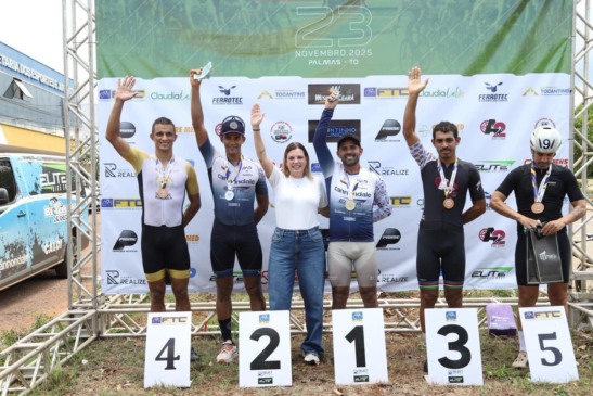 Claudia Lelis apoia e participa da premiação da 1ª etapa do 1º GP Palmas de Ciclismo 2025