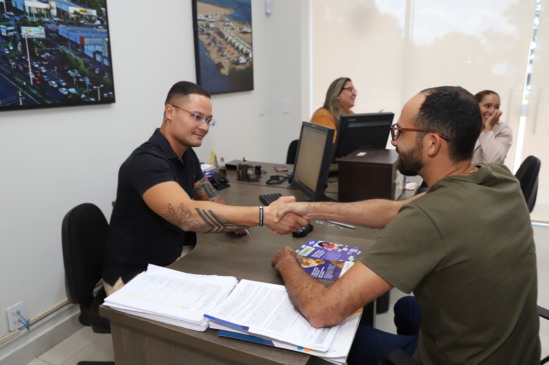 Atendimento da equipe de prospectores - Foto Ademir dos Anjos