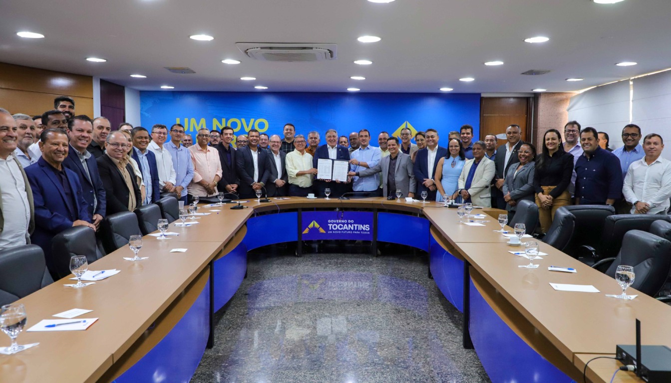 Reunião com gestores de diversas regiões do estado teve como objetivo concluir a etapa de regularização dos convênios do programa Tocando em Frente - Foto:  Adilvan Nogueira/Governo do Tocantins 
