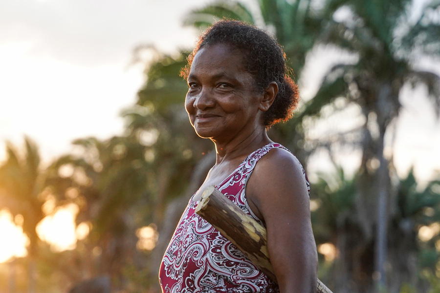 Maria do Espírito Santo vive na zona rural de Axixá (TO), é quebradeira de coco babaçu e matriarca de sua família - Foto: Rafael Batista/Comunicação DPE-TO