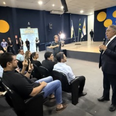 Gestos, discurso e contraste: a arquitetura da nova estratégia de Laurez Moreira