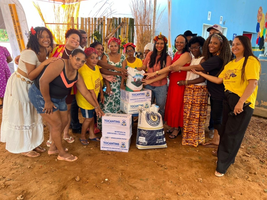 Festival do Baru mobiliza quilombolas que recebem sementes para fortalecer agricultura familiar Festival do Baru mobiliza quilombolas que recebem sementes para fortalecer agricultura familiar