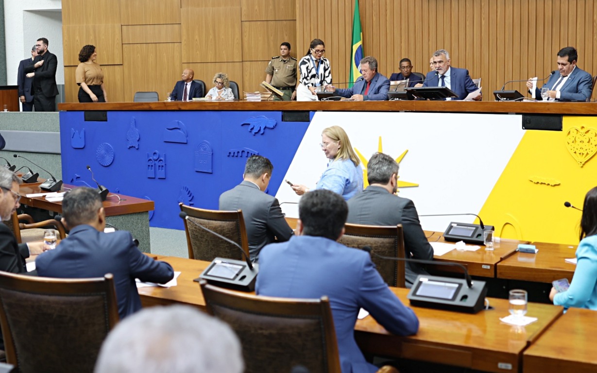 Com alterações que ampliam direitos, novo PCCR aprovado garante aumentos salariais de até 61% para educadores