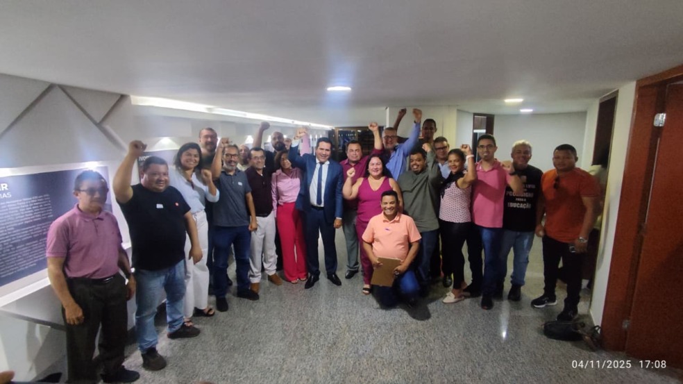 Educação comemora aprovação do PCCR na Aleto: Sintet: “um dos planos mais democráticos já construídos” Educação comemora aprovação do PCCR na Aleto: Sintet: “um dos planos mais democráticos já construídos”