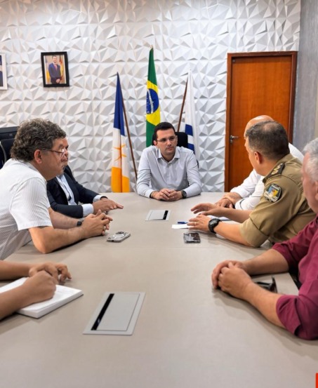 Representantes de entidades classistas se reúnem com secretário de Administração para discutir PEC do Teto Único dos Servidores Estaduais