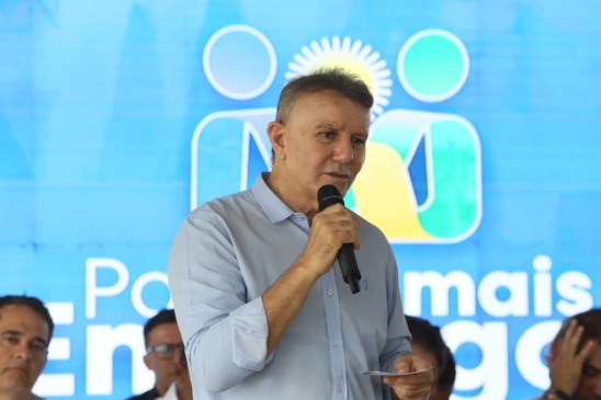 Palmas lança programa que reúne quase 2 mil currículos e prefeito afirma: “o emprego é o melhor programa social que existe”