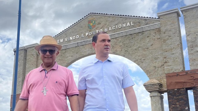 Vicentinho Jr alinha com bispo sobre turismo religioso em Porto e anuncia recursos para reforma da Catedral