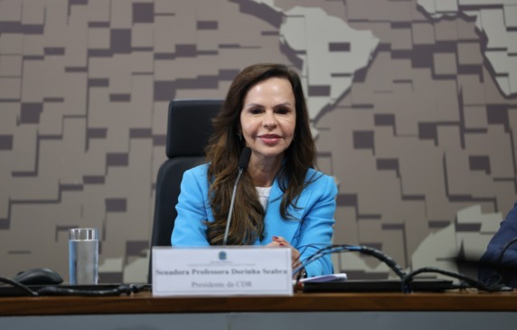 Senadora Professora Dorinha