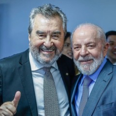 Célio Moura lança pré-candidatura para 2026 e afirma: “o Lula disse: pode colocar a campanha na rua”