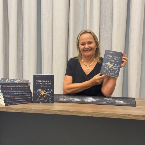 Escritora tocantinense lança obra literária sobre o poder da amizade e o reencontro de turma do colégio após 40 anos