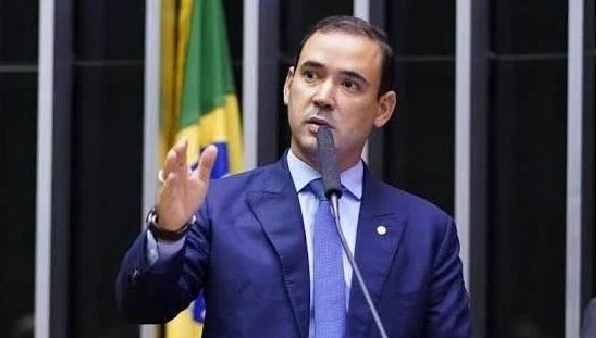 Mais repercussão no TO: Vicentinho Junior diz sobre prisão de Bolsonaro: “atenta contra o princípio da dignidade humana”