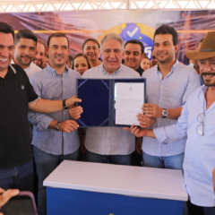 Em Gurupi, governador Laurez Moreira entrega pavimentação do Trevo da Praia e assina Ordem de Serviço para novo projeto de infraestrutura na região - Foto: Marcio Vieira/Governo do Tocantins 