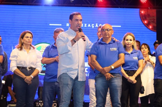 No aniversário de Almas, Vicentinho anuncia R$ 2,4 milhões e diz que gabinete de Laurez está de portas abertas para a cidade