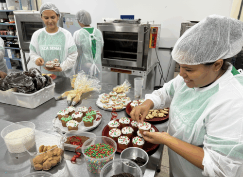 SENAI oferta capacitação gratuita em sobremesas natalinas em Taquaralto e impulsiona geração de renda no período festivo
