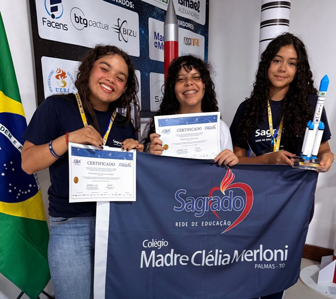 Estudantes de Palmas conquistam prêmio nacional na Olimpíada Brasileira de Foguetes Estudantes de Palmas conquistam prêmio nacional na Olimpíada Brasileira de Foguetes