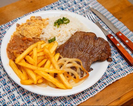 Marmitex e prato feito puxam redução inédita de 1% nas refeições fora de casa em Palmas