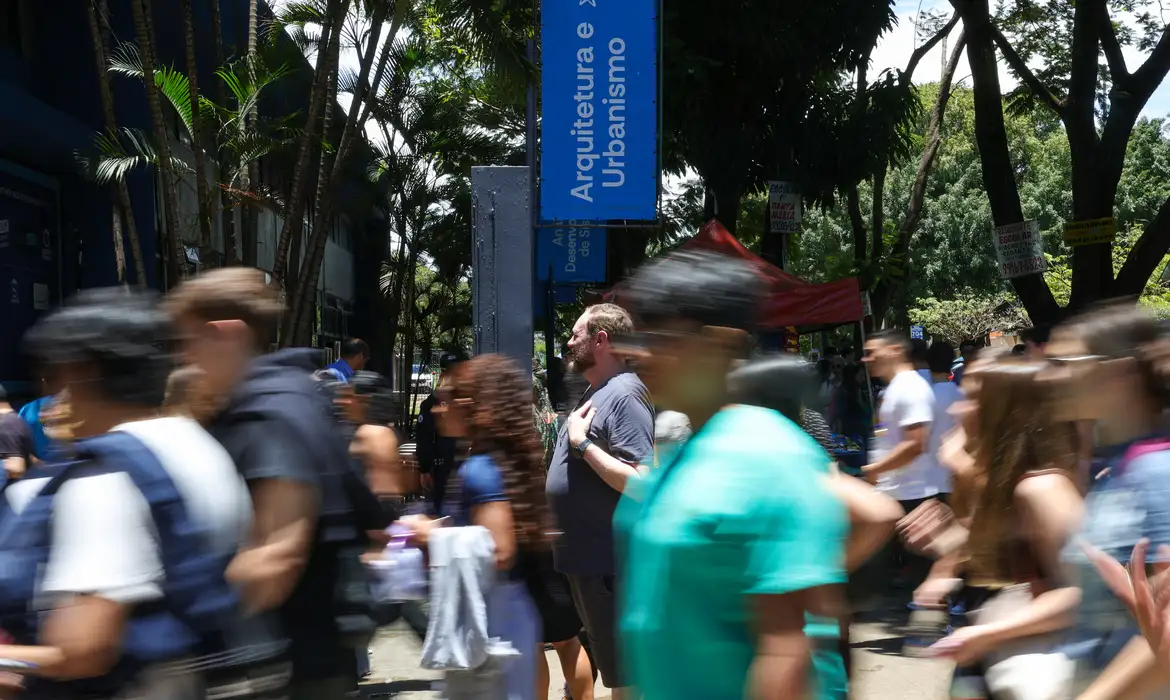 Enem 2025: Abstenção Surpreende e Ministro Revela Detalhes Explosivos!