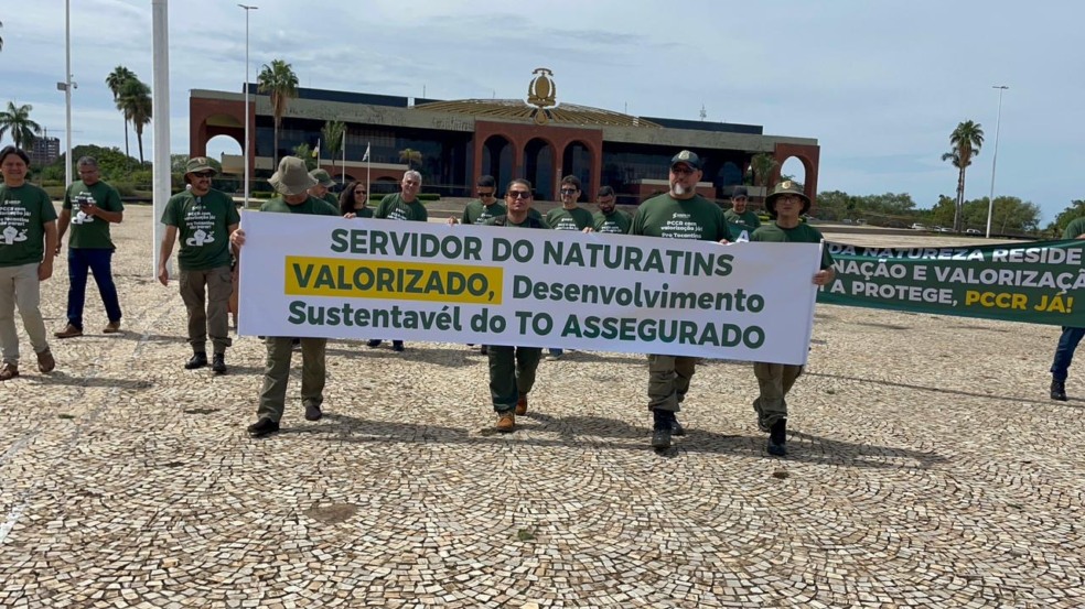 Servidores do Naturatins protestam em prol do PCCR da categoria Servidores do Naturatins protestam em prol do PCCR da categoria