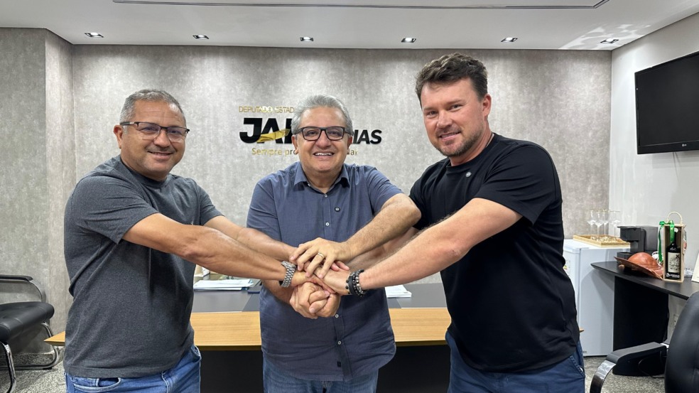 Eleições 2026: Jair Farias amplia base ainda mais e recebe apoio do prefeito e vice-prefeito de Campos Lindos Eleições 2026: Jair Farias amplia base ainda mais e recebe apoio do prefeito e vice-prefeito de Campos Lindos