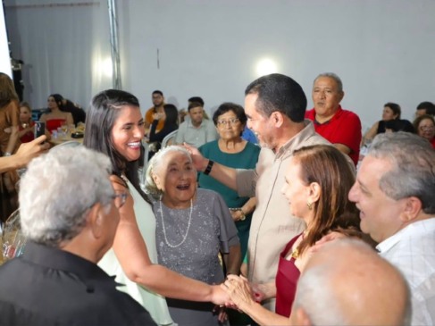 No Bico: Governador e primeira-dama prestigiam os 99 anos de Dona Maria Farias em Sítio Novo