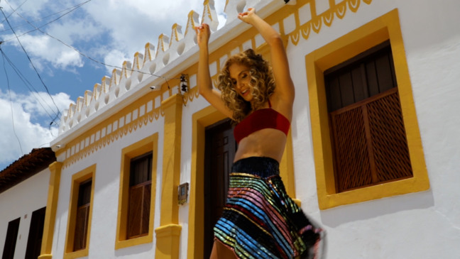 Artista tocantinense celebra a essência feminina com lançamento de "Amazônica"