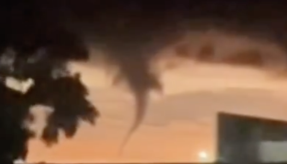 Tromba d’água registrada no Lago de Palmas é considerada fenômeno raro, explica meteorologista; VÍDEO Tromba d’água registrada no Lago de Palmas é considerada fenômeno raro, explica meteorologista; VÍDEO