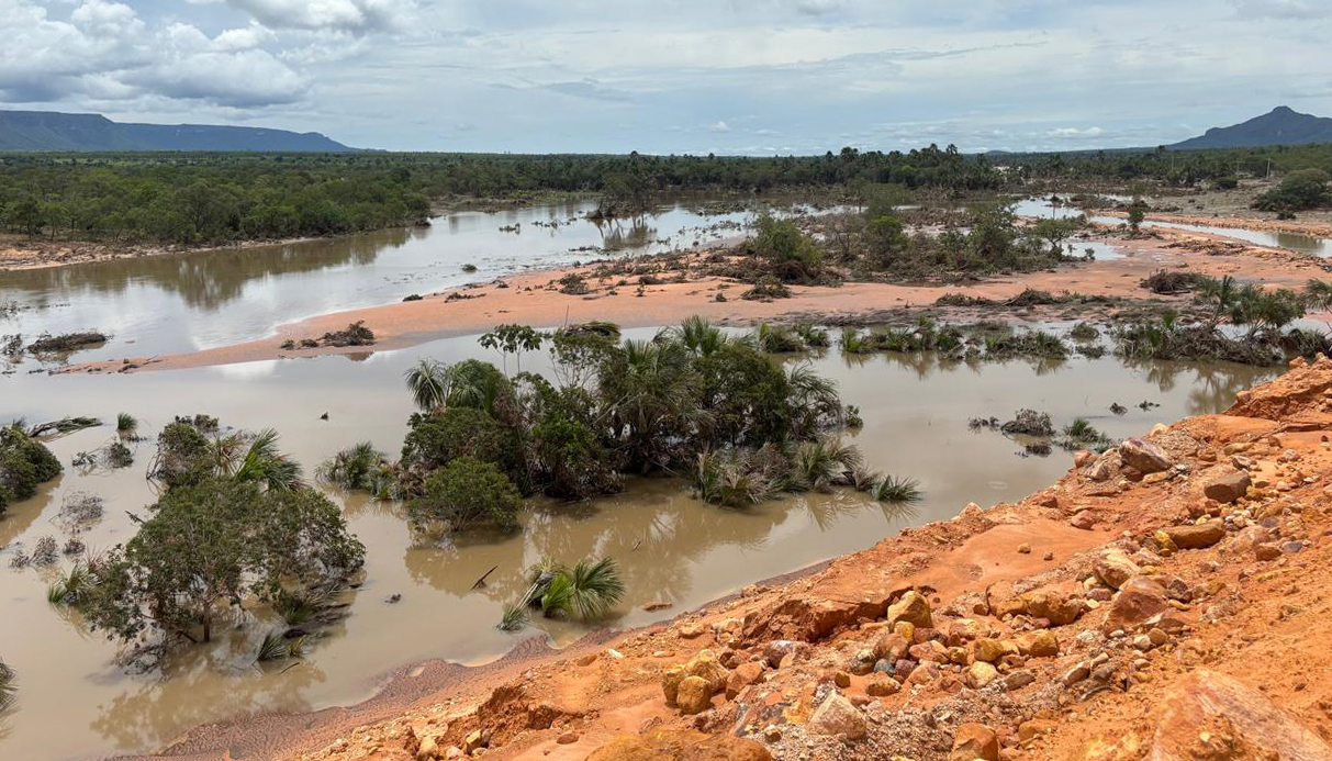 Equipes em campo realizam mapeamento das áreas atingidas pelo rompimento da barragem em Ponte Alta do Bom Jesus, com foco na identificação de ribeirinhos que utilizam a água do rio - CBMTO/Governo do Tocantins 