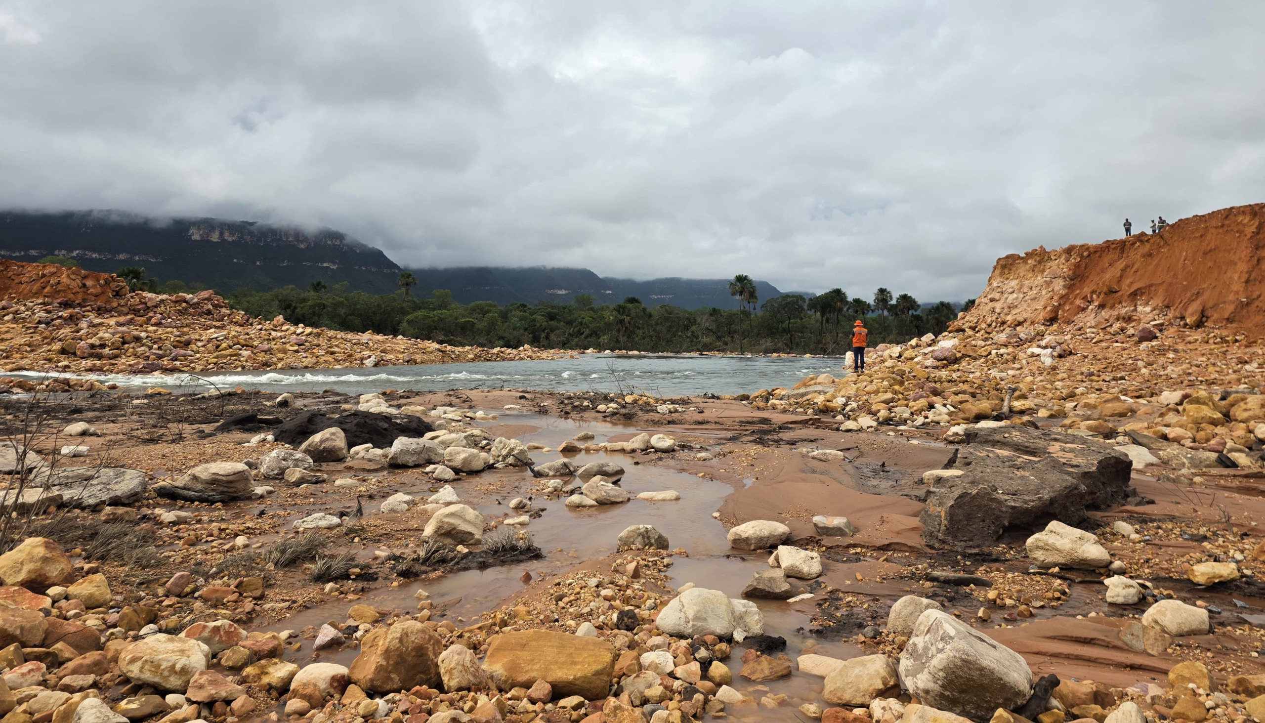 Risco de contaminação no Ribeirão Bonito mobiliza autoridades após rompimento de barragem