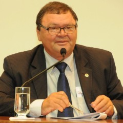 “Líder histórico”, “serviu com coragem e dignidade”: Políticos e instituições lamentam e fazem homenagens a José Bonifácio; Veja notas de pesar! 