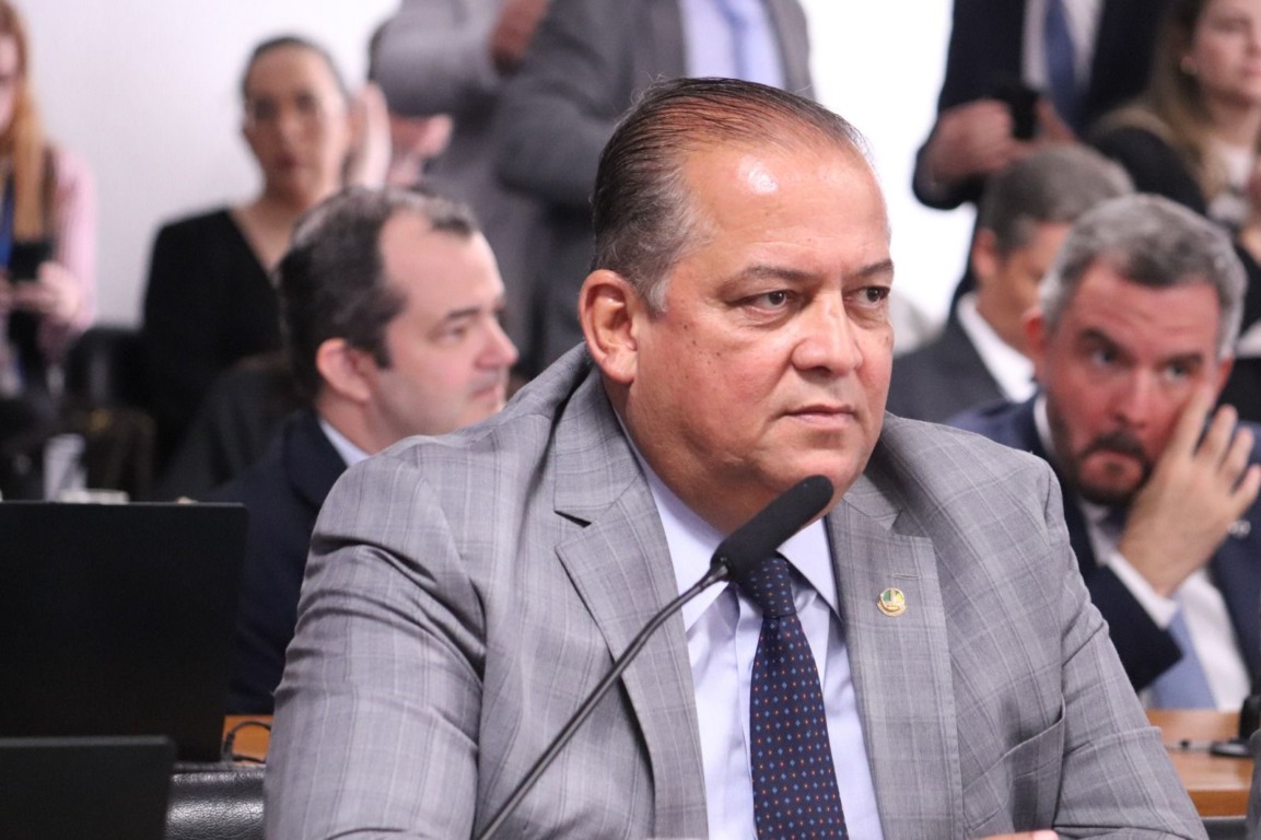 Senador Eduardo Gomes reforça apoio à inovação e destaca impacto da inteligência artificial na cadeia produtiva do pirarucu da Embrapa Pesca e Aquicultura