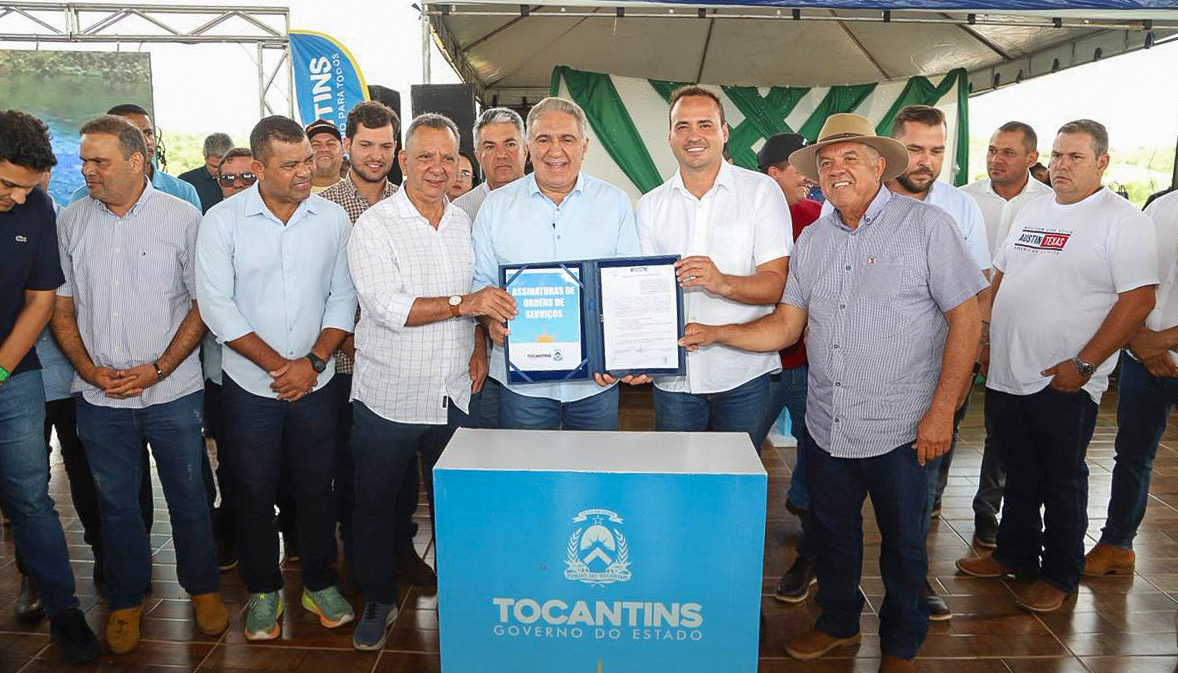  Em Pindorama, Laurez anuncia retomada das obras da TO-262 e TO-040; Prefeito faz crítica: “antes recursos eram anunciados, mas nada avançava”