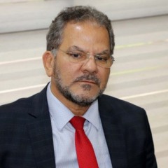 Comissão tem até 60 dias para avaliar “legalidade” dos atos da gestão interina; Secretário diz que ato visa “transição ordenada”