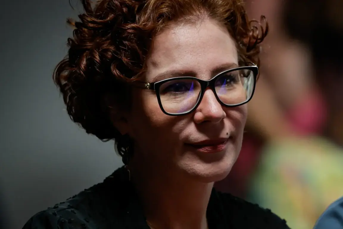 Carla Zambelli renuncia ao mandato, e suplente é convocado na Câmara Carla Zambelli renuncia ao mandato, e suplente é convocado na Câmara