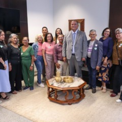 Vice-presidente do Senado, Eduardo Gomes recebe comitiva do Tocantins e refor&ccedil;a apoio &agrave; cria&ccedil;&atilde;o de pol&iacute;tica estadual voltada &agrave; pessoa idosa