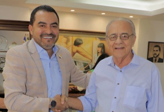 LUTO! Governador manifesta pesar e diz que Avelino foi um líder que ajudou a construir os alicerces do Tocantins