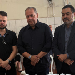 Wanderlei e Eduardo Gomes prestam &uacute;ltimas homenagens a Avelino em gesto de respeito e reconhecimento