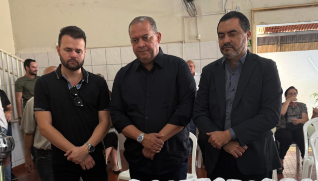 Wanderlei e Eduardo Gomes prestam últimas homenagens a Avelino em gesto de respeito e reconhecimento