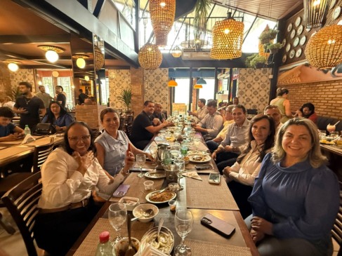 O Retorno: Aliados comemoram retorno de Wanderlei; Dorinha, Gomes, Gaguim e prefeitos estão reunidos em restaurante